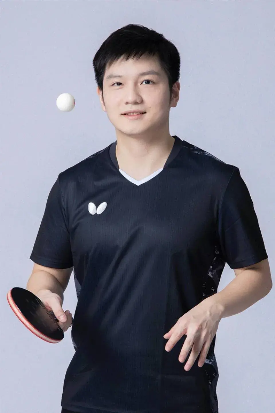 乒乓球球员突破自我，表现堪称完美