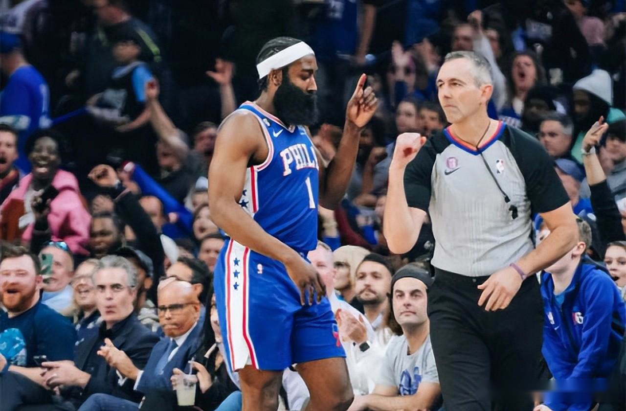 关于魔术逆转灰熊，恩比德统治全场的信息