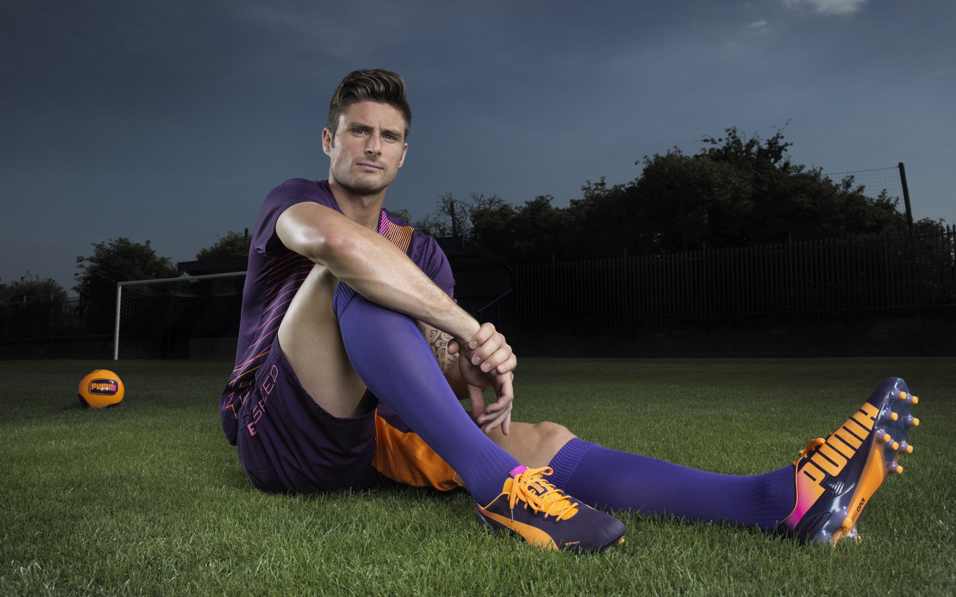 孤星闪耀难破铁幕，奥亚尔萨瓦尔教科书表现难敌葡萄牙精密压制