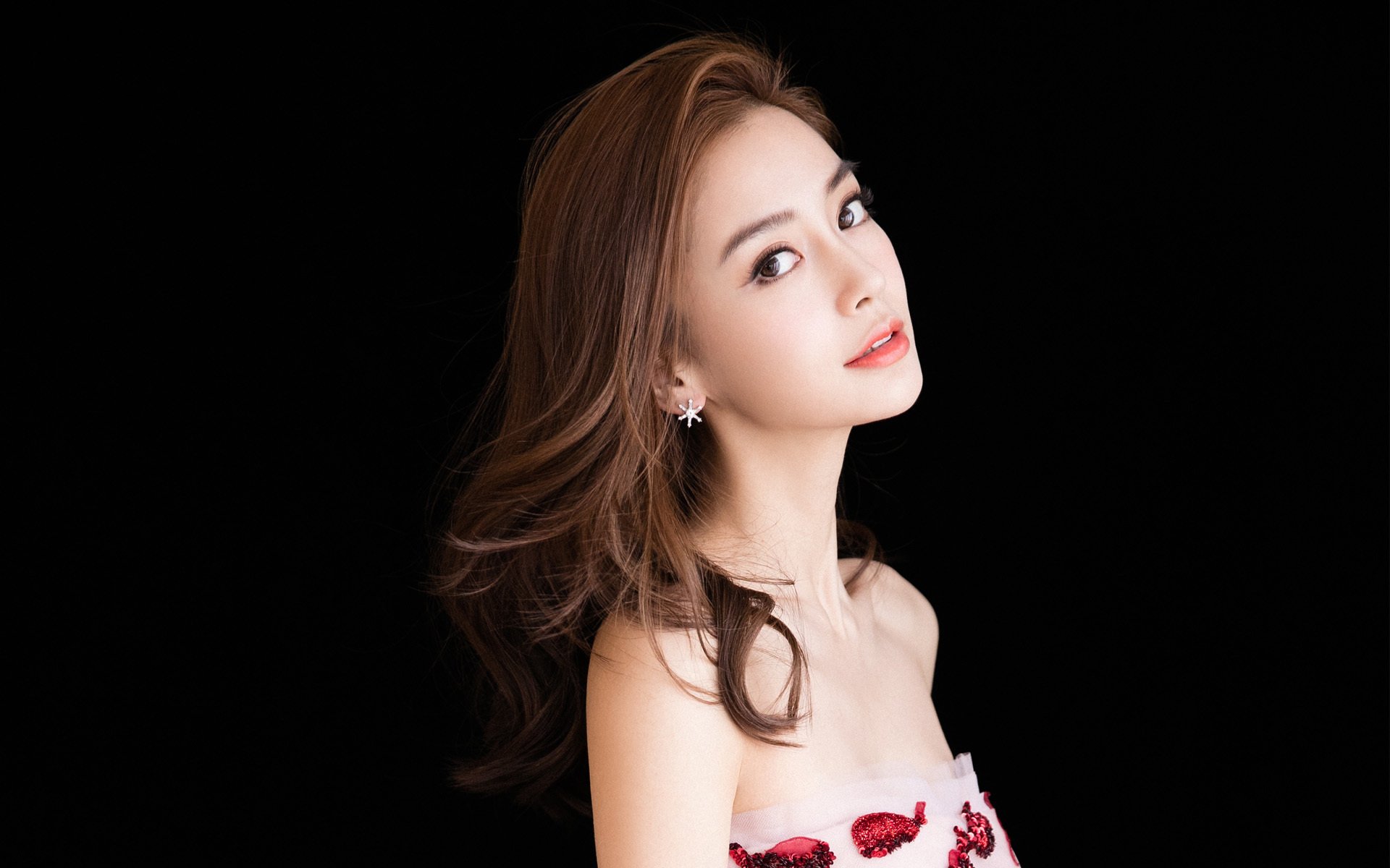 足球作为世界语言，当曼城绝杀与沙特爆冷在同一晚震颤全球