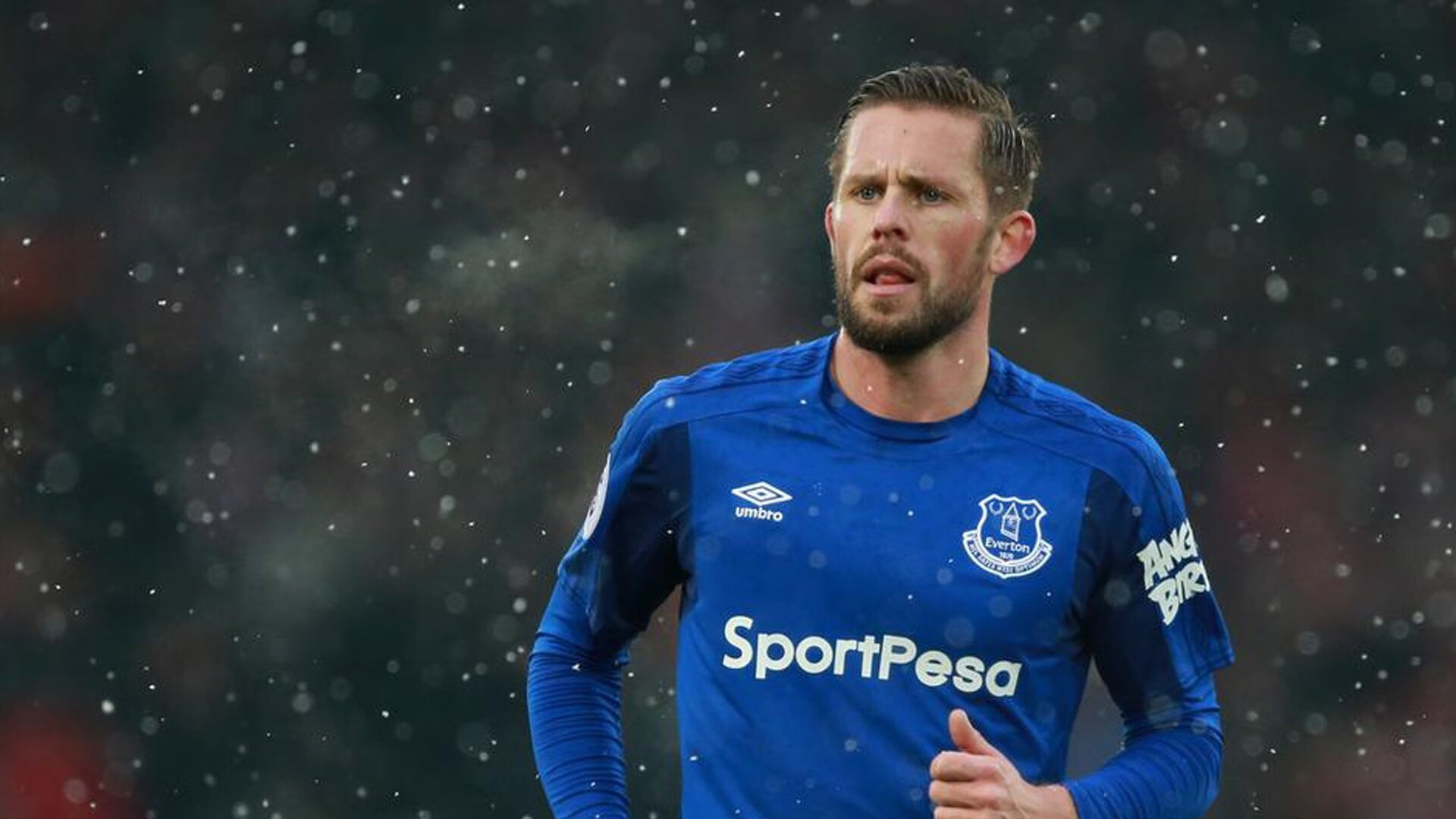 当湖人洪水冲垮三晋防线，克莱牌稳定器为冠军心脏供能